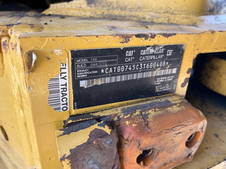 2018-caterpillar-745-image-28