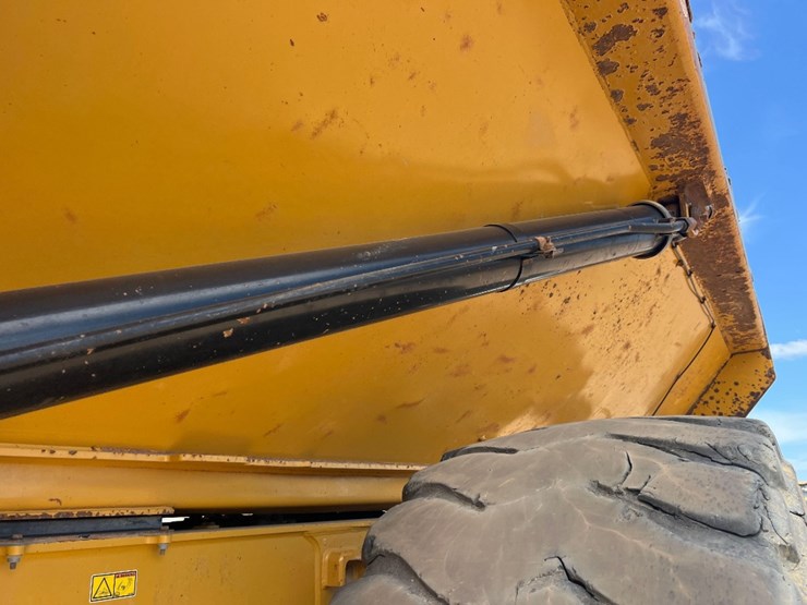 2019-caterpillar-740-gc-image-16