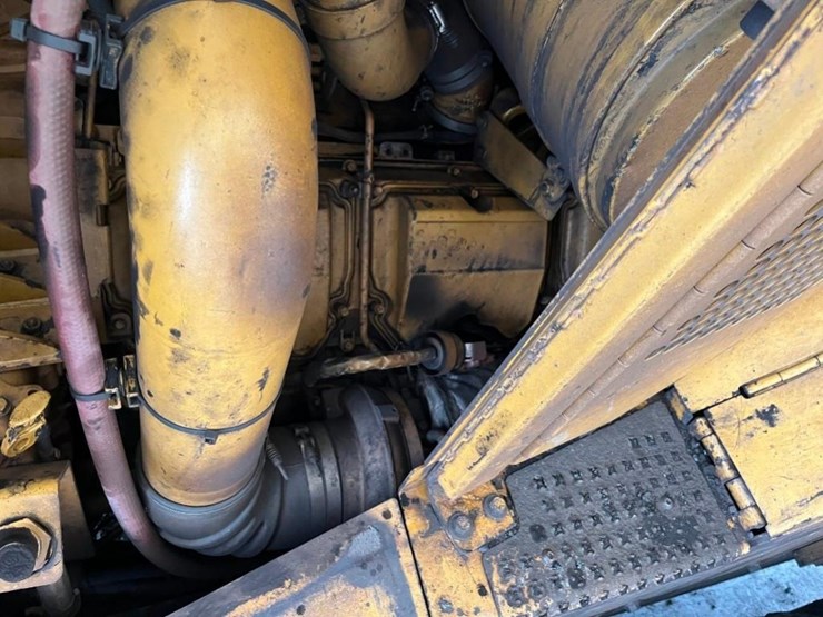 2017-caterpillar-d11t-image-18