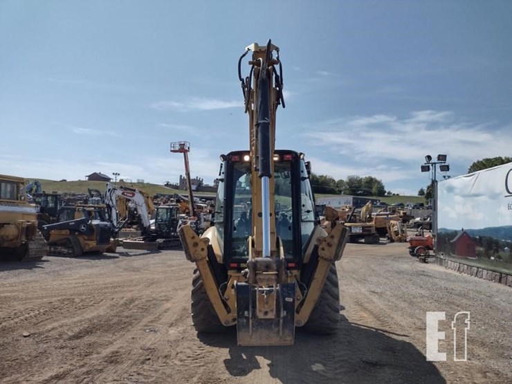 2015-caterpillar-420f-image-4