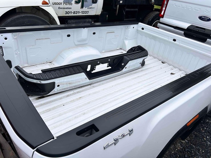 gmc-sierra-white-truck-body-image-2