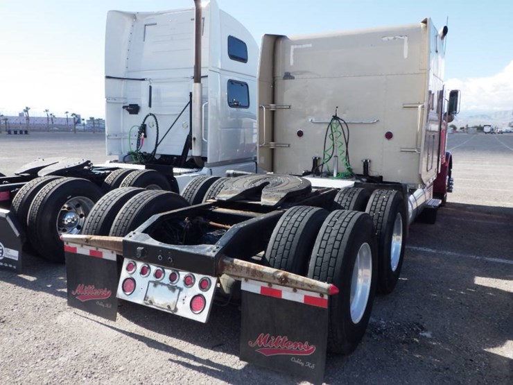 2000-peterbilt-379-image-8