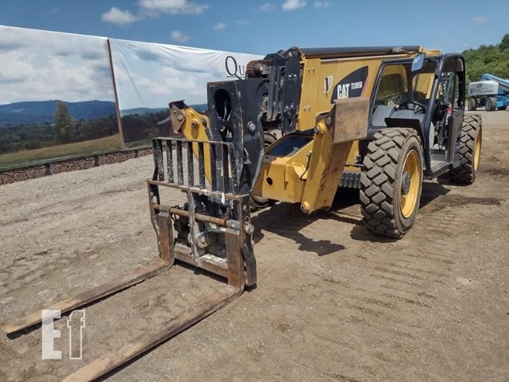 2017-caterpillar-tl1055d-image-29