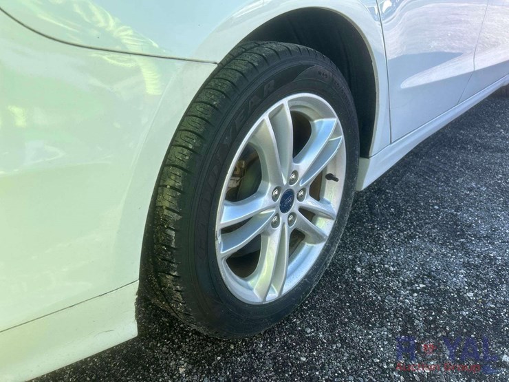 2018-ford-fusion-hybird-image-26