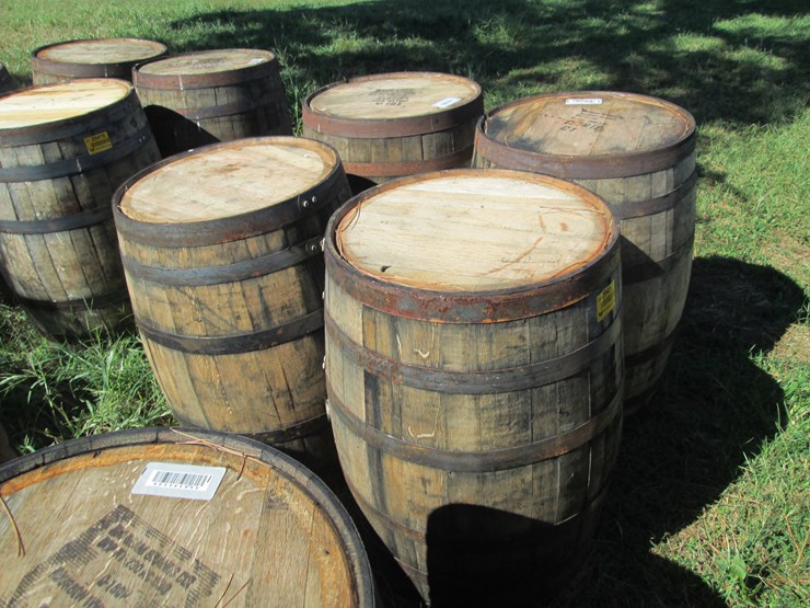 #29417-•-lot-of-(4)-whiskey-barrels-image-2