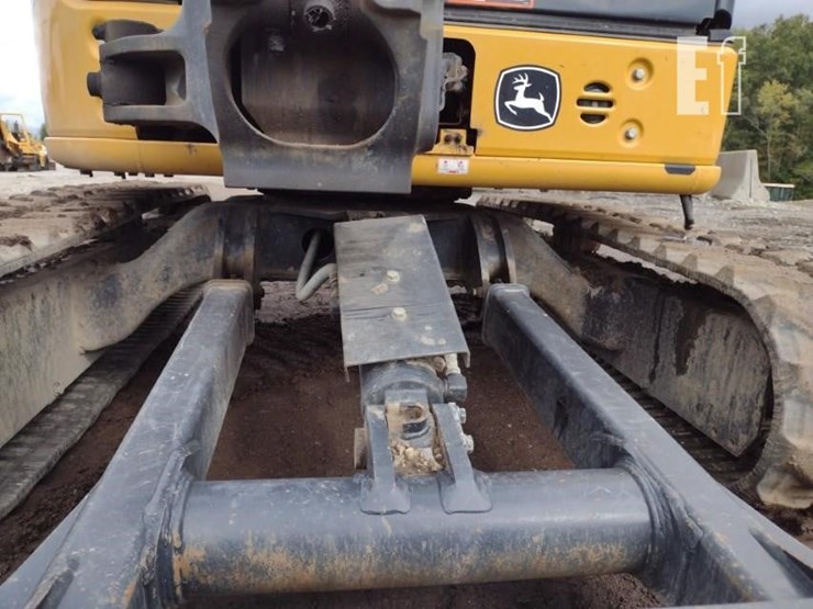 2022-deere-35g-image-23