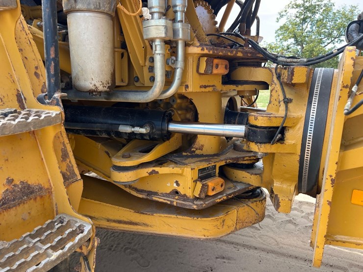 2019-caterpillar-740-gc-image-13
