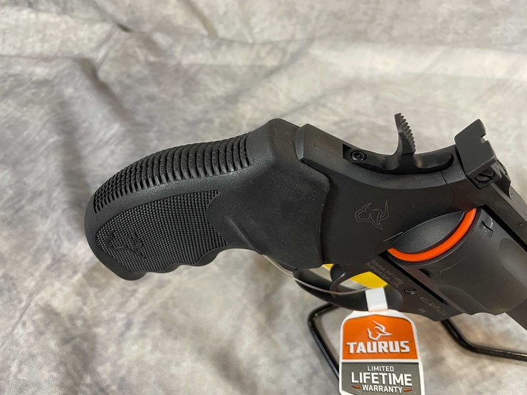 #4784-•-taurus-44-tracker-44-rem-mag-revolver,-sn:-ael817409-image-7