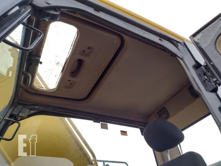 2017-komatsu-pc240-lc-11-image-14