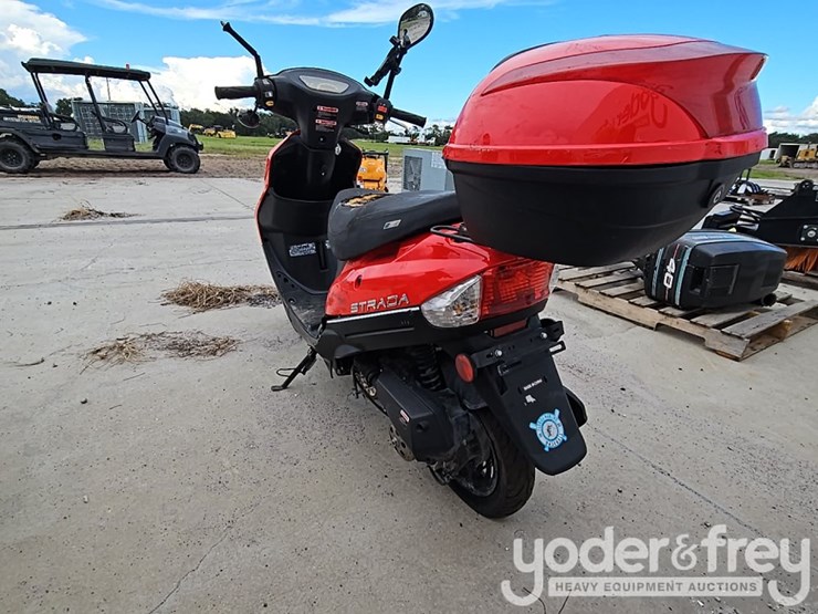 strada-50cc-scooter-(not-running)-image-4