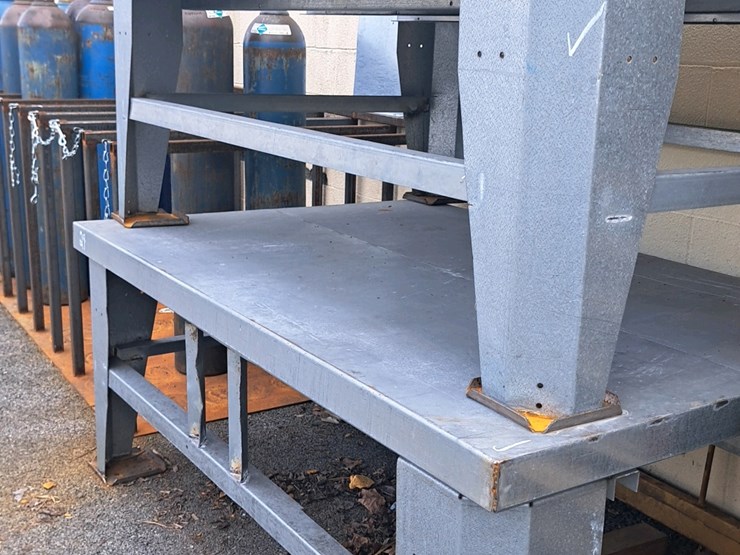#181-•-2-metal-tables-image-6