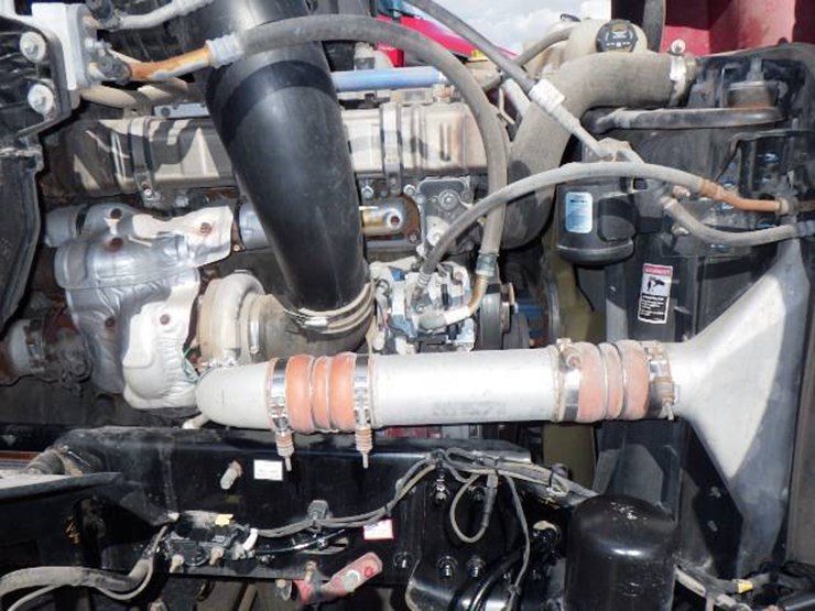 2019-freightliner-cascadia-126-image-18