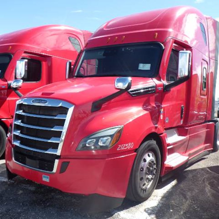 2021 FREIGHTLINER CASCADIA 126