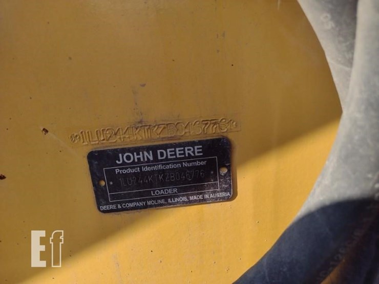 2017-deere-244kii-image-5