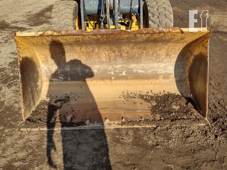 2017-deere-244kii-image-15