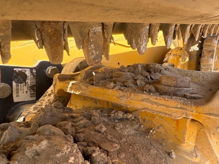 2023-caterpillar-259d3-image-10