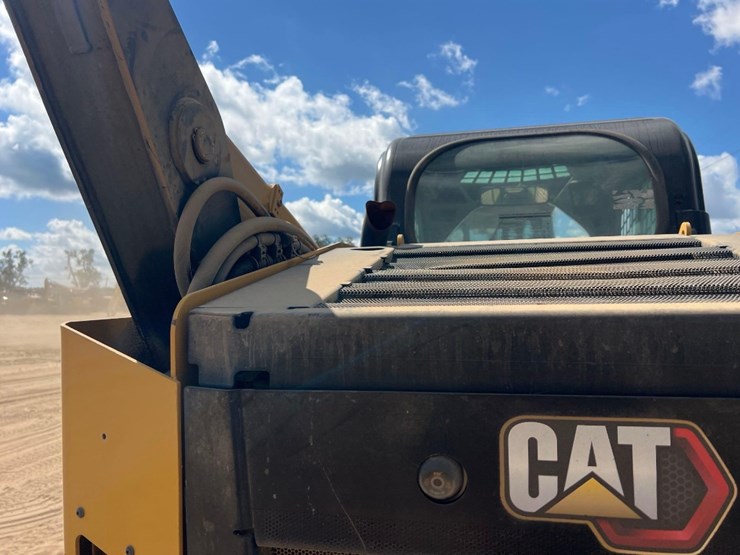 2019-caterpillar-262d3-image-16