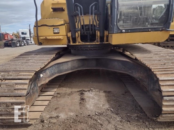 2013-deere-210g-lc-image-19