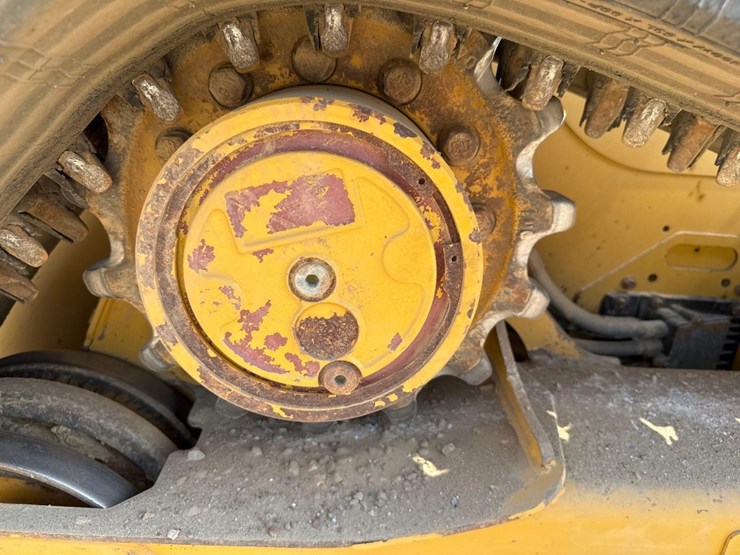 2023-caterpillar-259d3-image-16