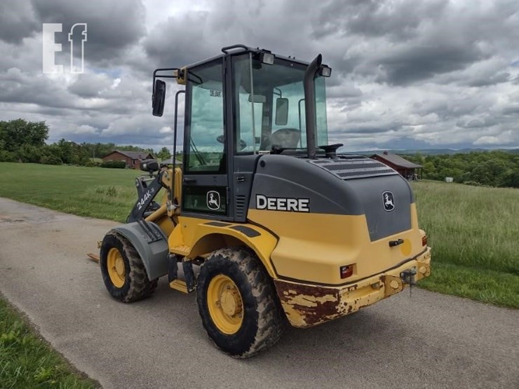 2017-deere-244kii-image-32