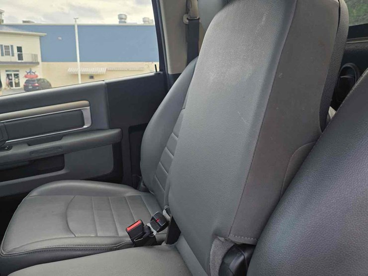 2015-dodge-ram-5500-image-17