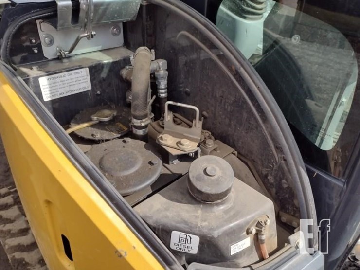 2022-deere-35g-image-44