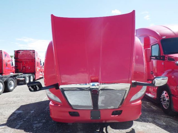 2020-kenworth-t680-image-14