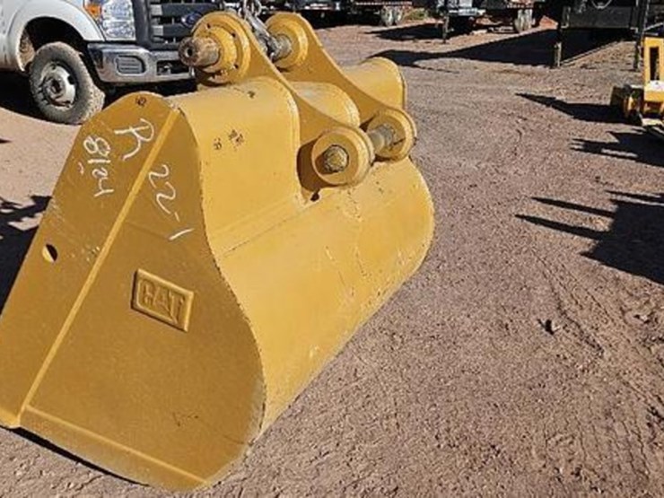 68"-excavator-bucket-image-2
