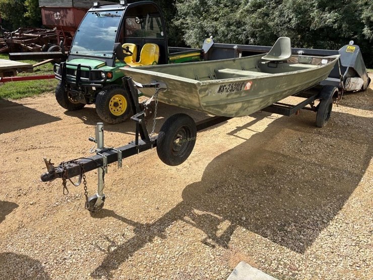 14'-flat-bottom-boat-w/trailer-image-1