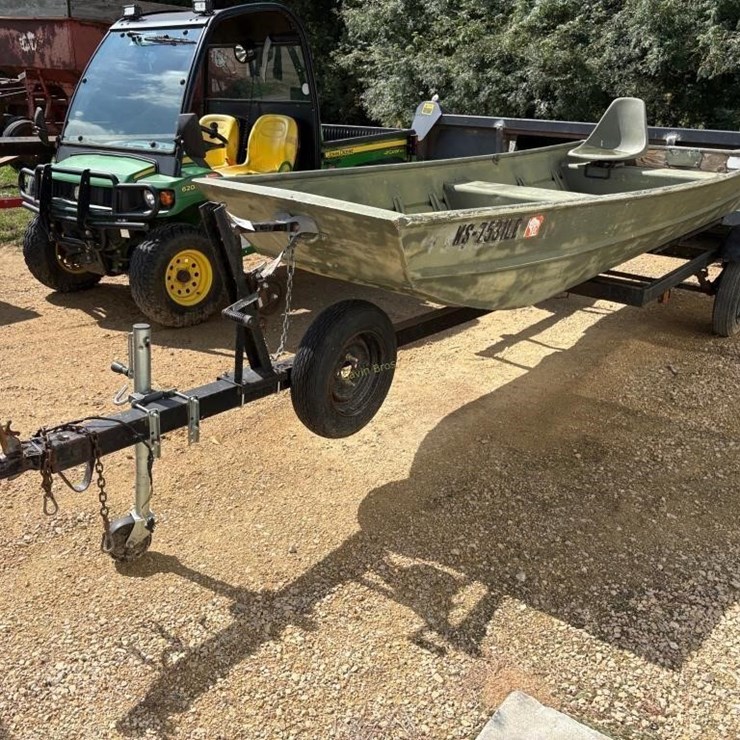 14' Flat Bottom Boat w/trailer