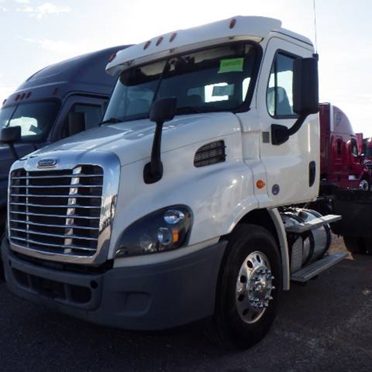 2016 FREIGHTLINER CASCADIA 113