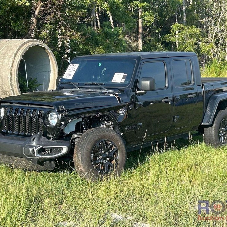 2023 Jeep Gladiator Sport 4WD SUT