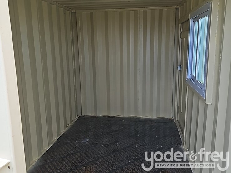 ir-11'-container,-1-side-door,-1-window-image-6