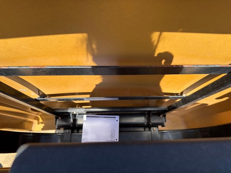 caterpillar-cb24b-image-26