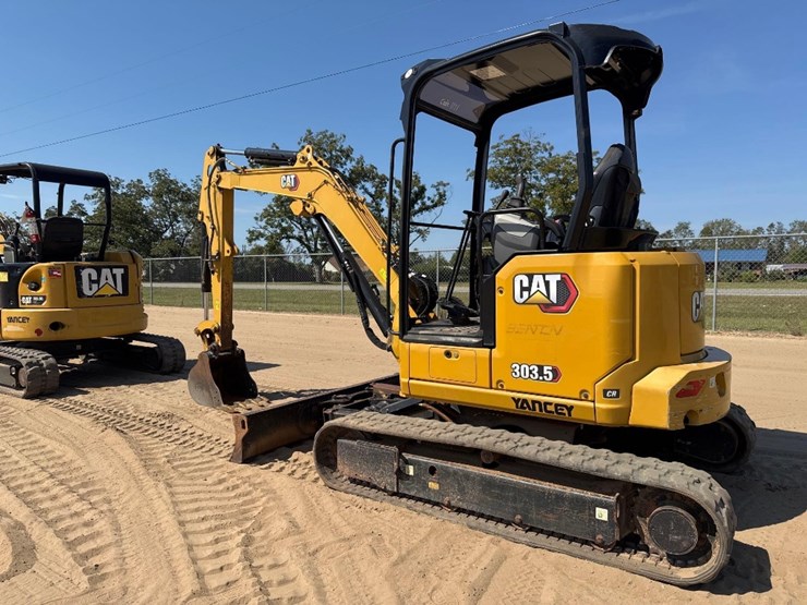2022-caterpillar-303.5-image-8