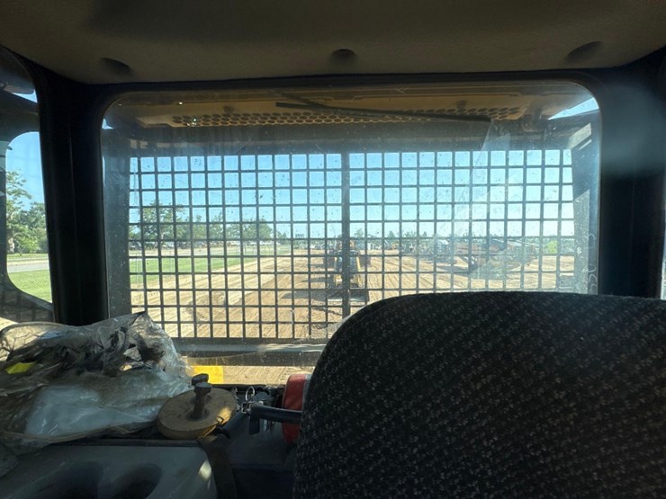 2017-caterpillar-d6t-lgp-image-34