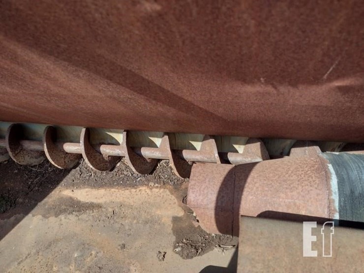 skid-loader-auger-bucket-image-7
