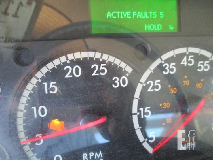 2016-freightliner-114sd-image-12