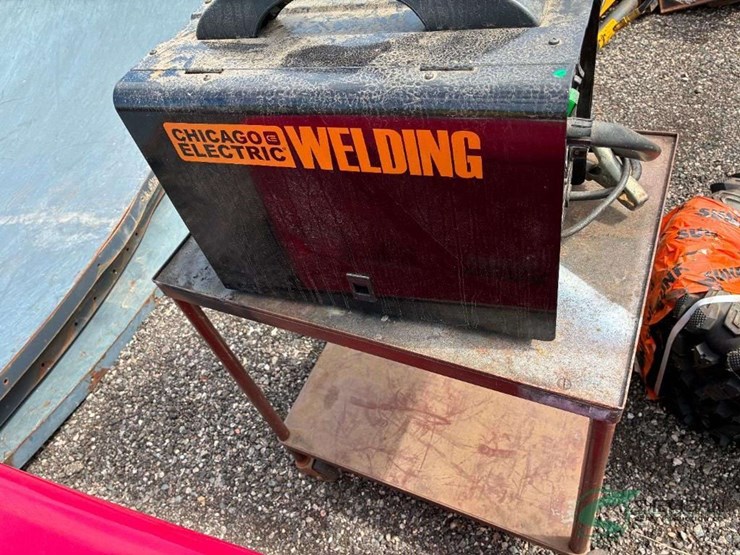chicago-electric-mig-welder-on-stand-image-1