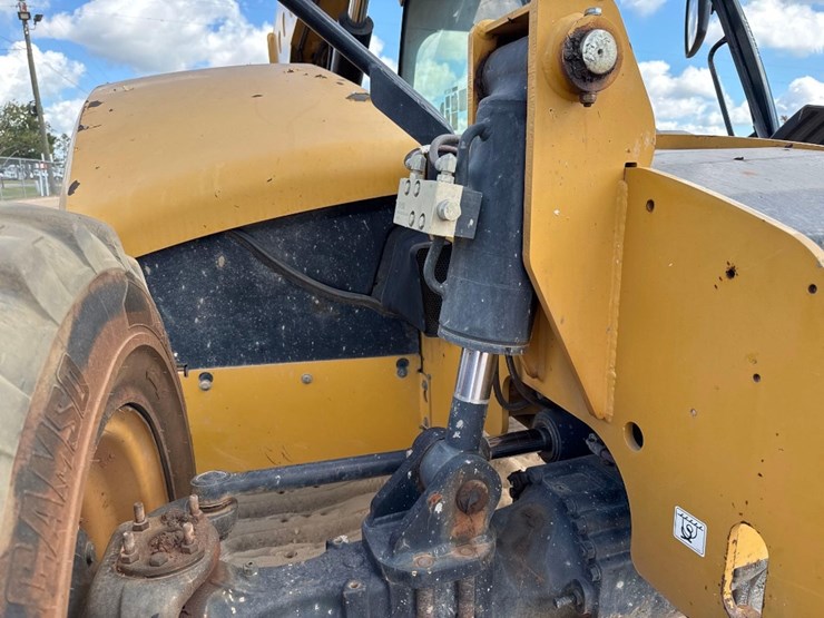 2016-caterpillar-tl642d-image-15