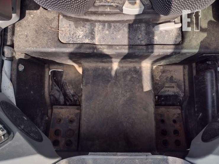 2022-bobcat-s740-image-15