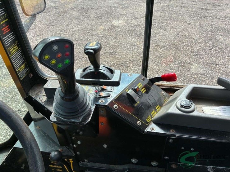2014-trackless-model-mt6-with-numerous-like-new-attachments-image-47