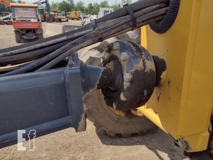 2020-deere-670gp-image-40