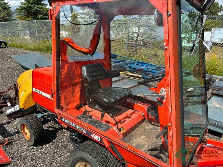 2002-kubota-f2000-image-3