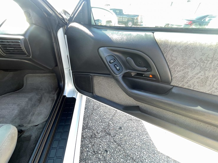 #6877-•-2000-chevy-camaro-z28-(has-wi-title)-(neenah,-wi)-image-76