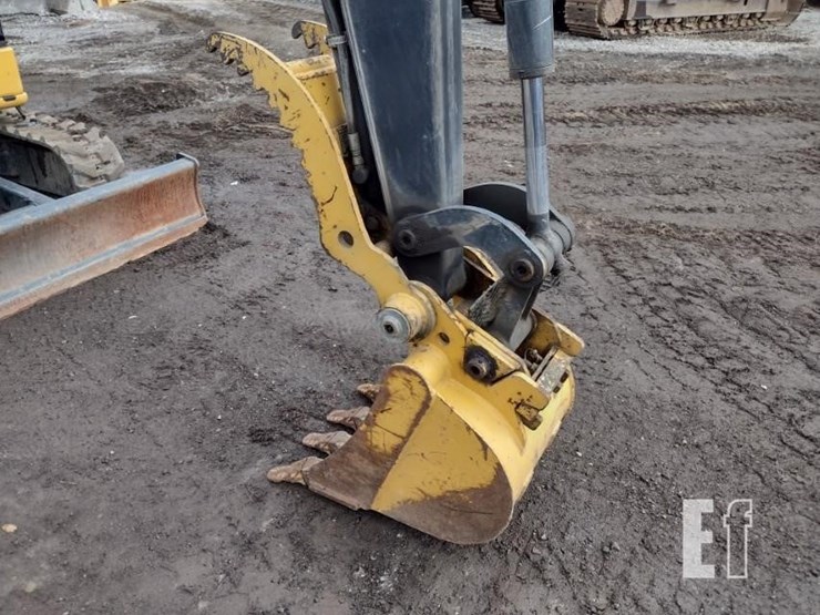 2022-deere-35g-image-19
