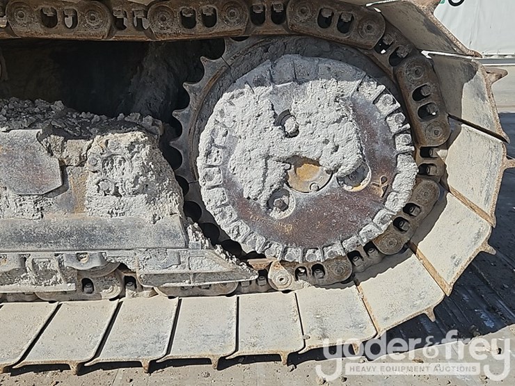2014-caterpillar-d6k2-lgp-image-12