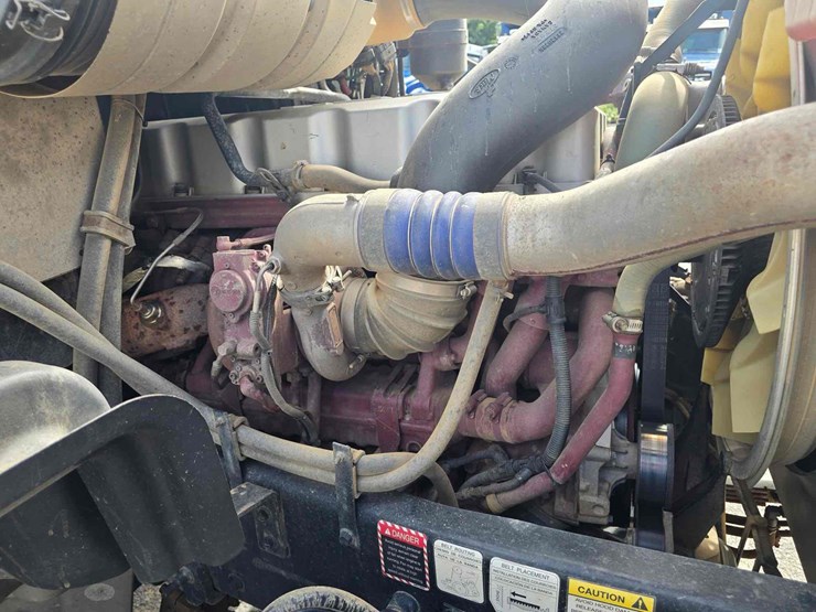 2014-mack-tri-axle-dump-truck-image-12