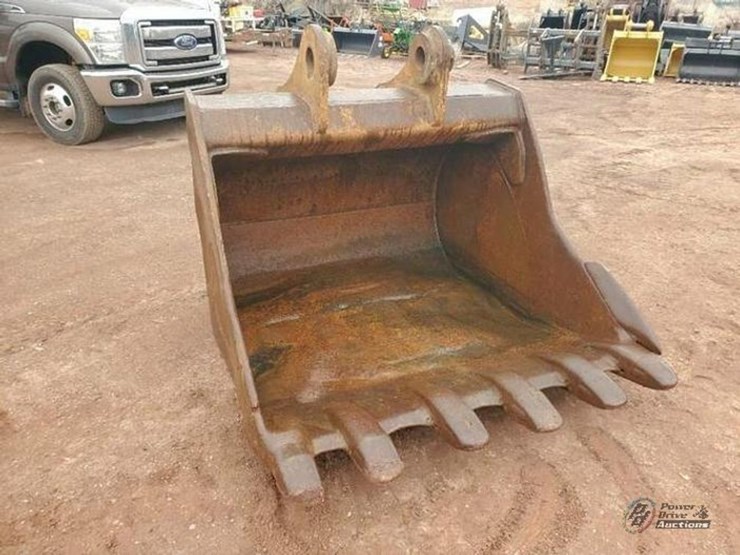 60"-excavator-bucket-image-1
