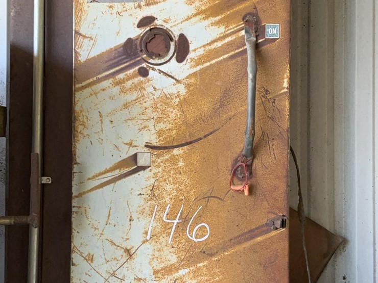 #146-•-time-clock-and-o-rings-in-storage-cabinet-image-2